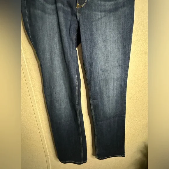 Wrangler NWT Dark Wash Blue Jeans Women’s Western High Rise True Straight 12 32 - Picture 2 of 10